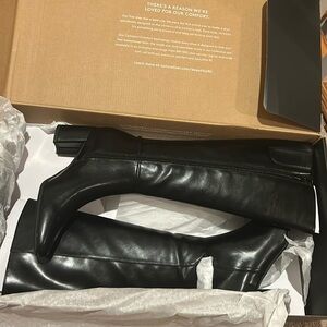 Black tall size 5 Naturalizer women’s boots